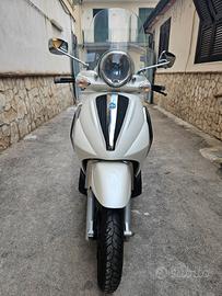 Piaggio Beverly 400 IE