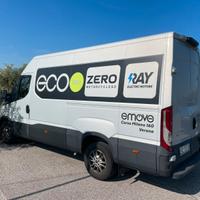 Iveco Daily 35-10 con rampa moto