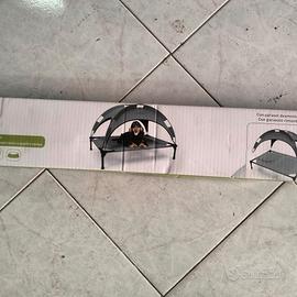 lettino con parasole per cani