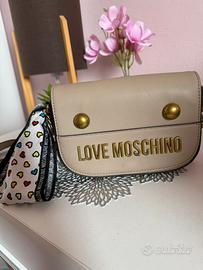 Mini Pochette Love Moschino.