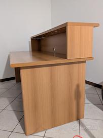 Scrivania in legno massiccio