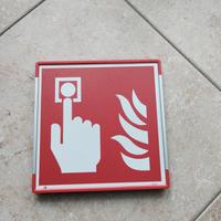 Cartello pulsante antincendio 