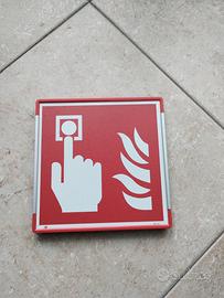 Cartello pulsante antincendio 