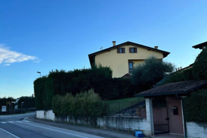 Villetta a schiera al piano rialzato