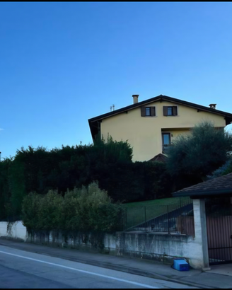Villetta a schiera al piano rialzato
