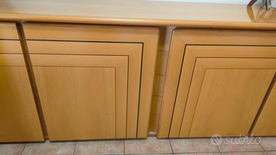 Mobile basso in legno massello 