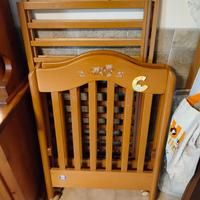 lettino legno e materasso 