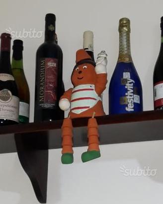 Bambolina di Creta pendente per mensole