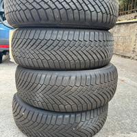 Pneumatici invernali Yokohama 215/60R17 96H V906