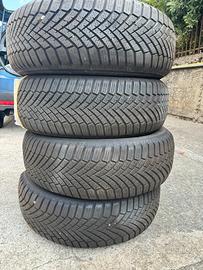 Pneumatici invernali Yokohama 215/60R17 96H V906