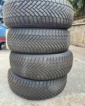 Pneumatici invernali Yokohama 215/60R17 96H V906