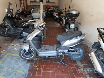 Scooter elettrico Sky 2 Revenge no batteria