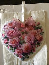 Cuore in feltro bianco