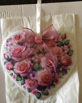 Cuore in feltro bianco