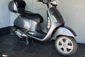 Vespa Granturismo 200