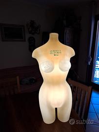 manicjino da negozio di mwrceria per costumi da ba