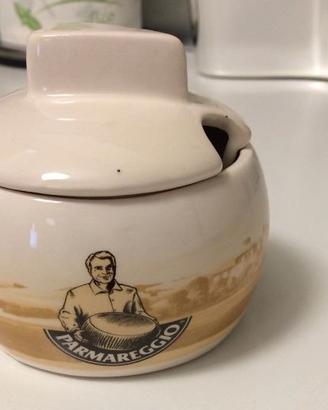 Formaggiera per parmigiano / grana grattugiato