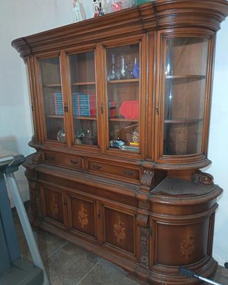 Mobile in legno massello a chi viene a ritirarlo