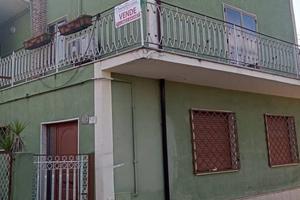 Casa indipendente di 200 m² con più di 5 locali e 
