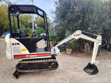 Escavatore Bobcat 320G