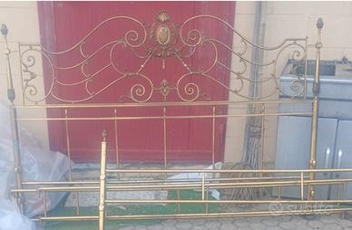 Set Testiera e pediera antica in ottone