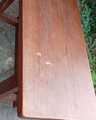 Tavolo in legno massiccio