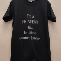 👸🏻 T-shirt total black con scritta Tg. S / 12 an