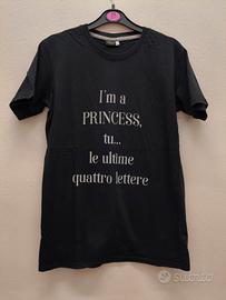 👸🏻 T-shirt total black con scritta Tg. S / 12 an