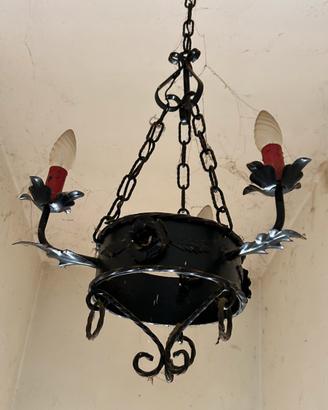 Coppia di lampadari vintage in ferro battuto