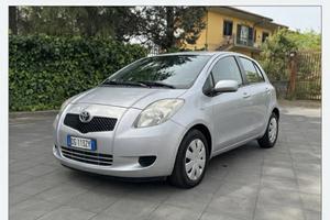 Toyota Yaris 1.4 D-4D Sol - Garanzia 12 Mesi