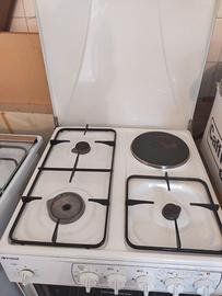 Cucina 3 fuochi piastra elettrica e forno