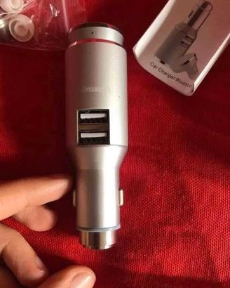 Auricolare bluetooth con base ricarica in auto