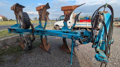 Aratro trivomere usatao marca Occelli