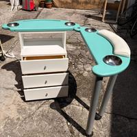 Postazione per la ricostruzione delle unghie