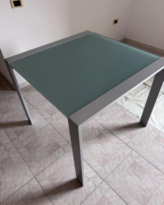 Tavolo quadrato allungabile in vetro e metallo 90