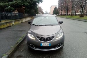 Lancia Ypsilon Hybrid superaccessoriata