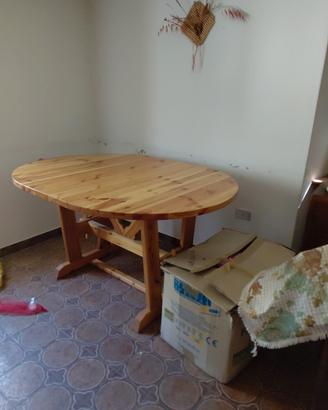 Armadio credenza con tavolo ovale 