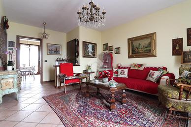 4 LOCALI A PORTO MANTOVANO