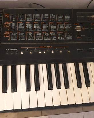 Pianola Roland F-140R INTELLIGENT, con cavalletto