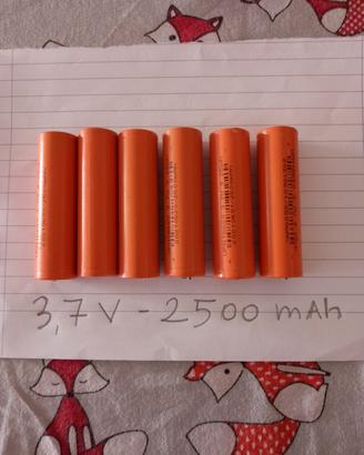 lotto di 14 batterie al litio 