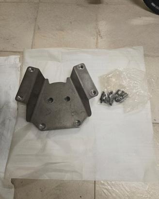 Supporto/piastra metallica bauletto per  Burgman