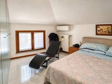 Casa indipendente di 146 m² con 4 locali e box aut