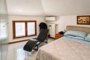Casa indipendente di 146 m² con 4 locali e box aut