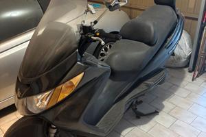 Suzuki Burgman 400 – 2005 – pochissimi km