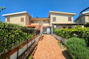 3 LOCALI A SAN NICOLA ARCELLA