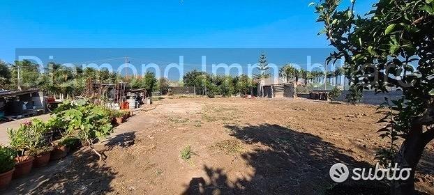 Terreno edificabile con progetto a fiumefreddo - Vista 2