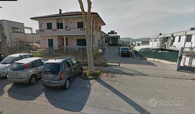 Laboratorio artigianale con uffici