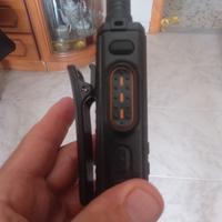 Ricetrasmittente che si collega per tutto il mondo