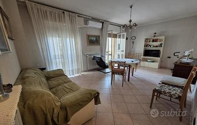 Loano - Quadrilocale in Piazza Valerga-