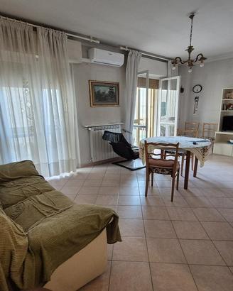 Loano - Quadrilocale in Piazza Valerga-